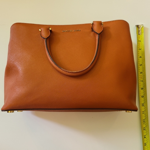 Michael Kors Savannah 2 Way Bag - Picture 4 of 9